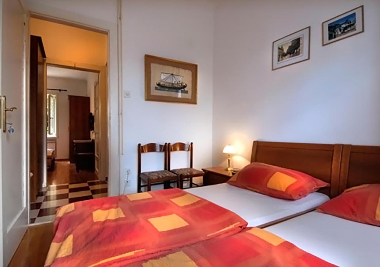 Angela Classic Rooms & Apartments Zagreb Exterior photo